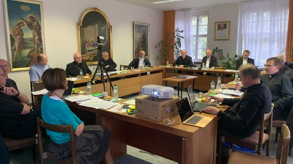 Pozvání českých a moravských biskupů k synodálnímu procesu